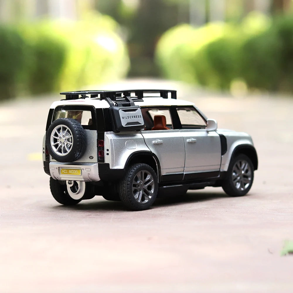 Remote Control Defender Metal Die-Cast Car (Plastic Body) with Real Smoke Effect