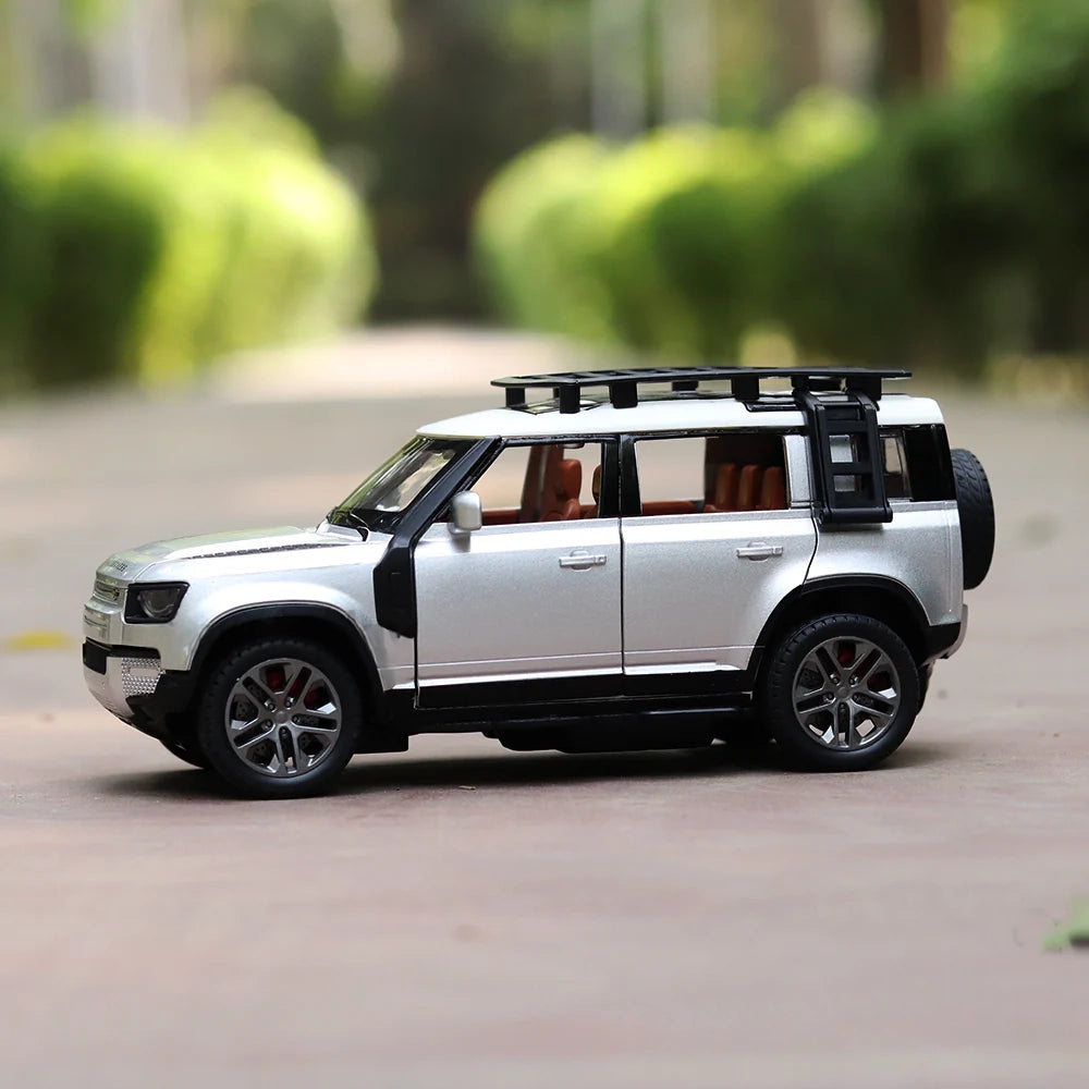Remote Control Defender Metal Die-Cast Car (Plastic Body) with Real Smoke Effect