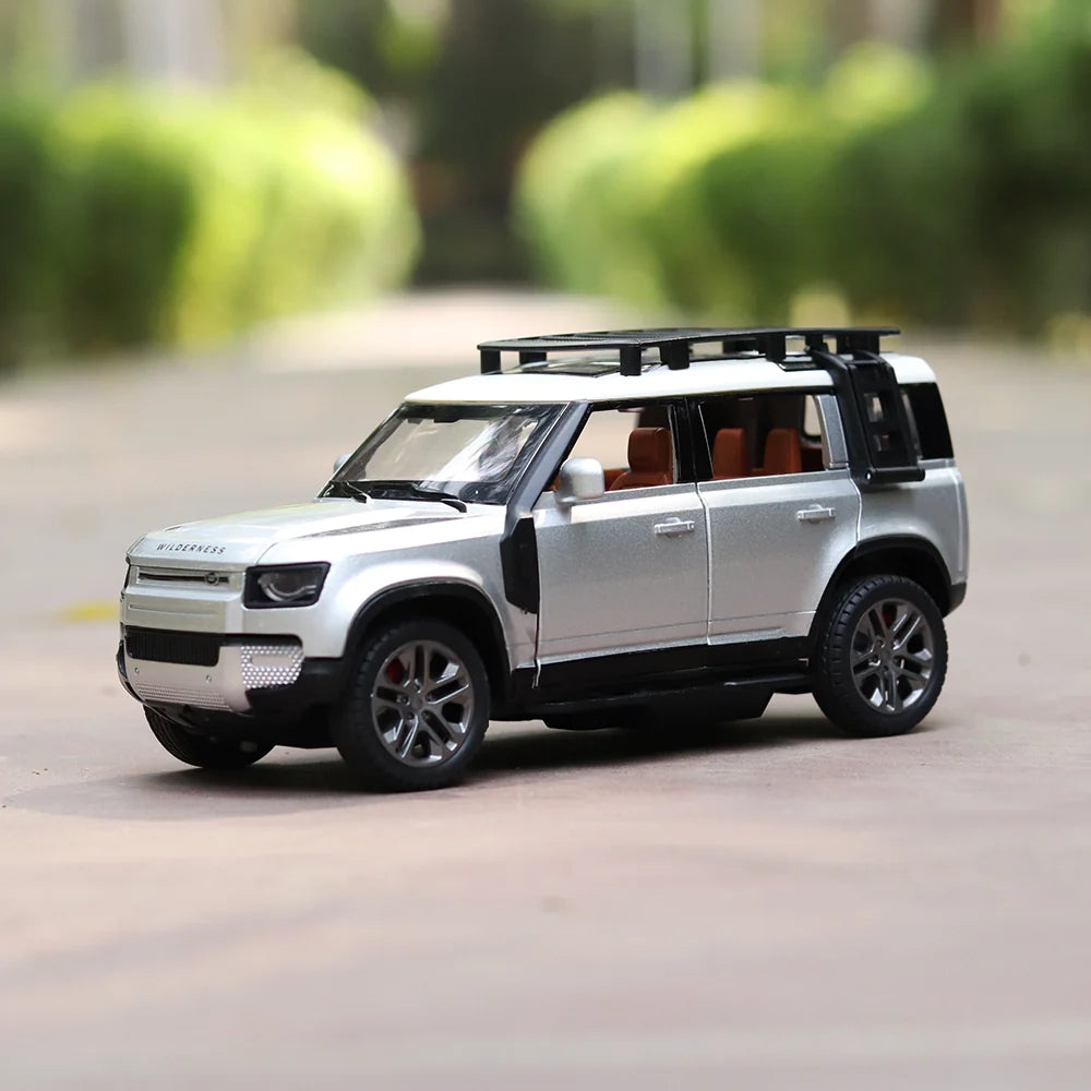 Remote Control Defender Metal Die-Cast Car (Plastic Body) with Real Smoke Effect