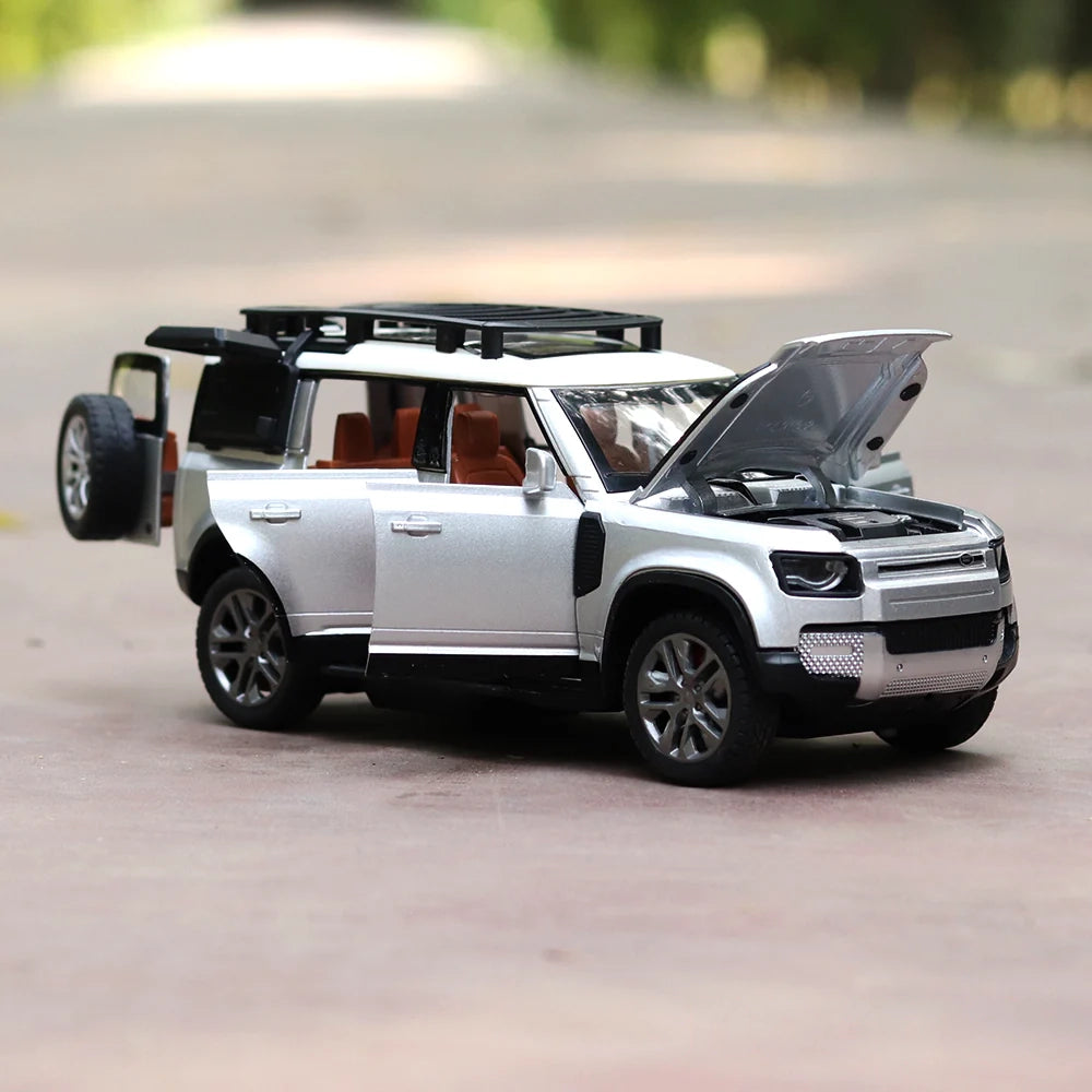 Remote Control Defender Metal Die-Cast Car (Plastic Body) with Real Smoke Effect